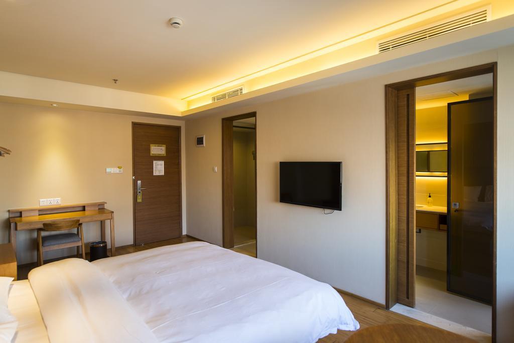 Ji Stadium Hotel 4*
